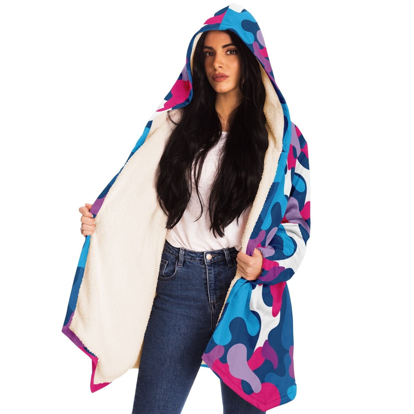 Camouflage Pattern Luxurious Cloak / Made from an ultra-soft premium microfiber